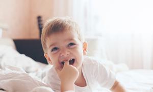 幼儿流黄鼻涕怎么办