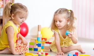 小孩子发烧吃药吐了怎么办